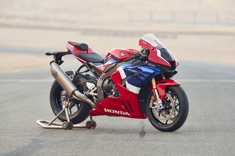 2021 Honda CBR1000RR-R SP first ride review - RevZilla